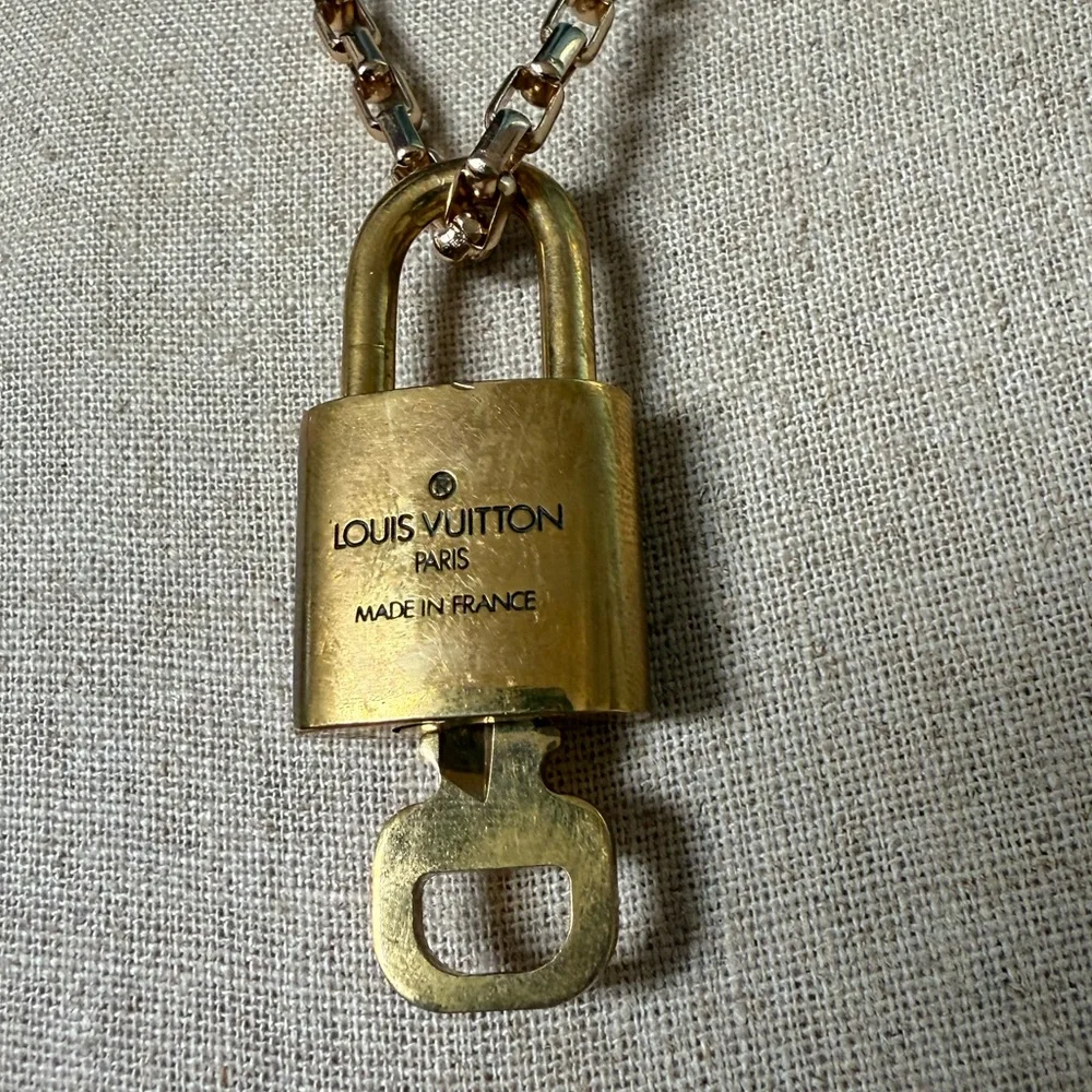 Louis Vuitton Lock & Key #316 on unbranded Chain - Picture 8 of 12